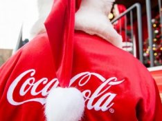 Coca-Cola didn't invent modern image of Santa Claus. Here's how centuries of Christmas tradition shaped it