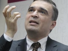 İlqar Məmmədov yarımçıq iqtisadi ehtimalları ilə özünü biabır etdi